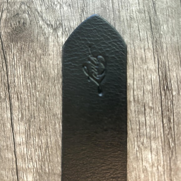 Levis Belt Mens 80/90 Black Full Grain Buffalo Leather Gold Round Buckle Classic - Picture 3 of 8